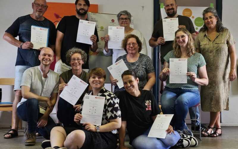 Medewerkers van Buurtteams Heerlen met hun certificaat Positieve Gezondheid
